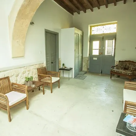St. Lazaros Apartament *