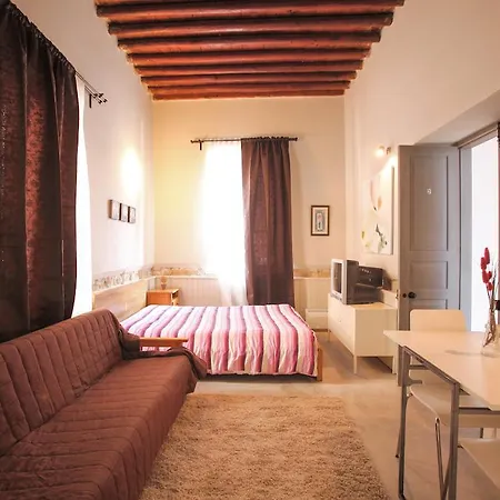 Apartament St. Lazaros *