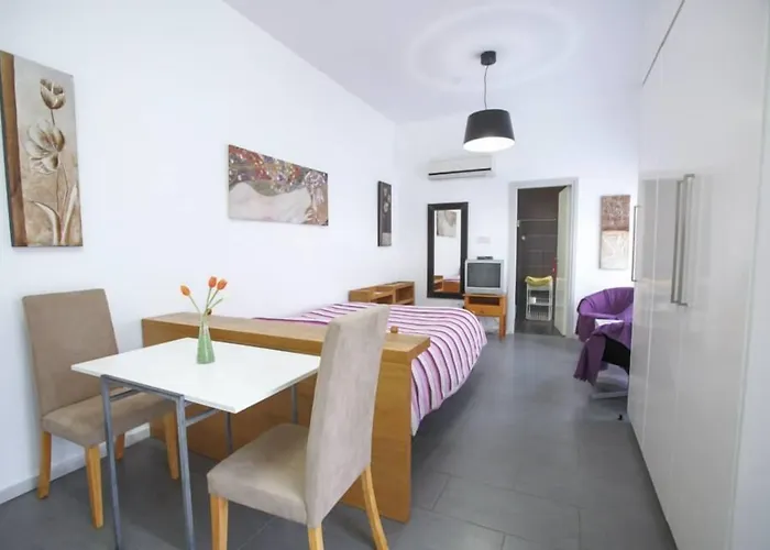 St. Lazaros アパート *